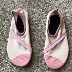 Fit kicks athletic shoe women’s